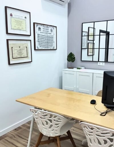 Clínica dental Nelken sala de dirección 4